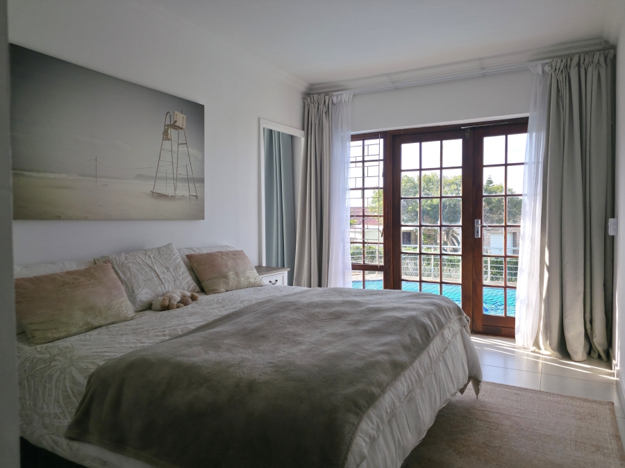 3 Bedroom Property for Sale in Wavecrest Eastern Cape